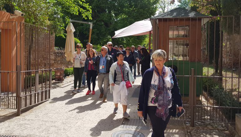 El turismo sigue "tirando" del empleo en Granada