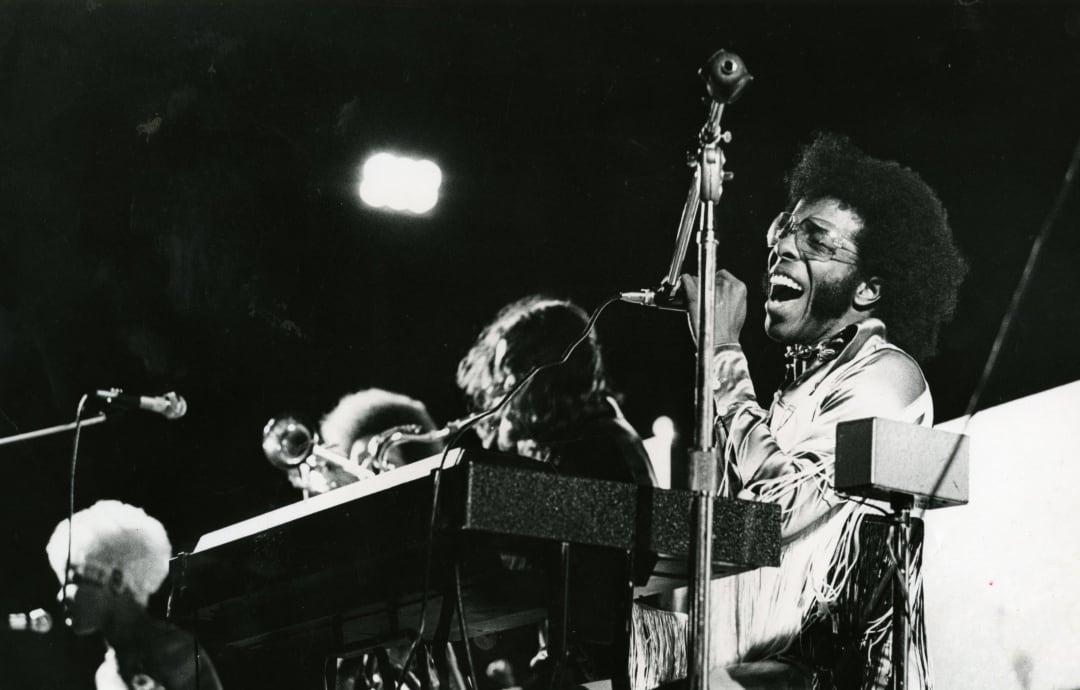 Sly Stone junto a su banda durante una actuación en Boston en agosto de 1969