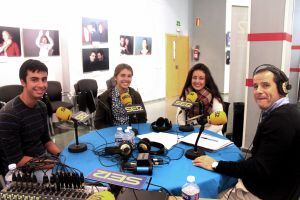 Estudiantes del IES Miguel Hernandez en la lectura de la Constitución