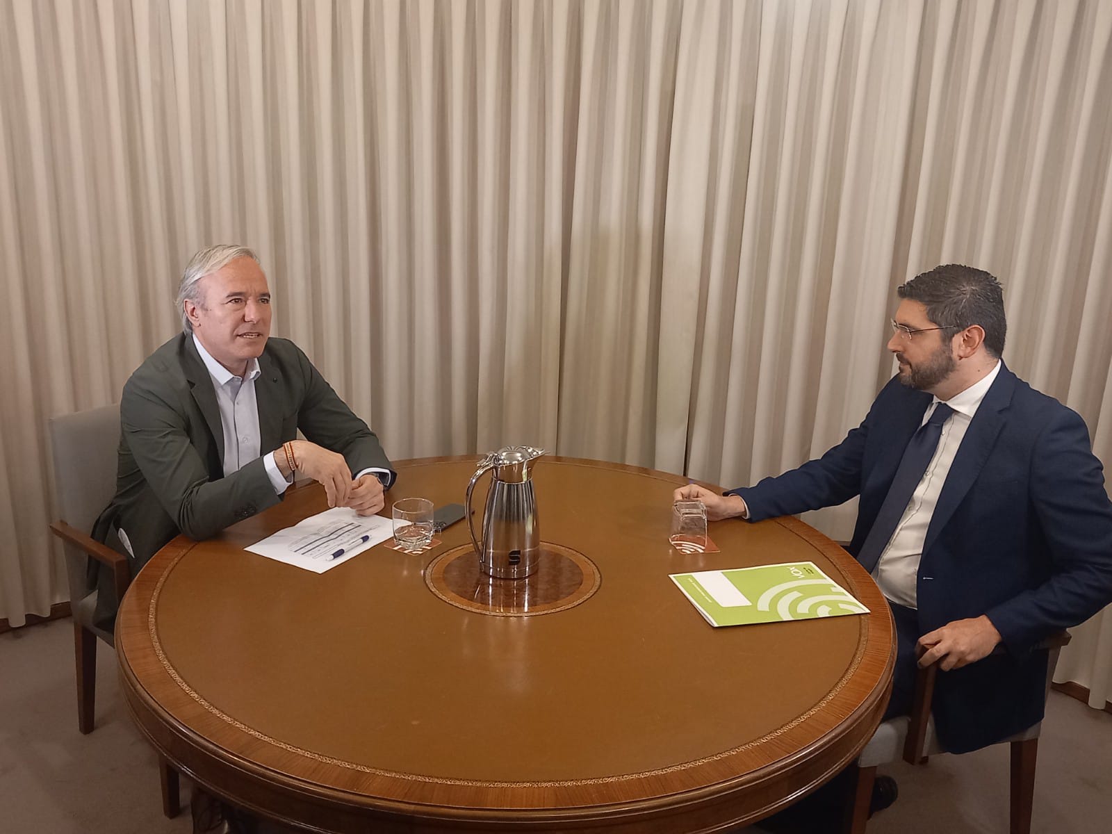 Reunión de Jorge Azcón (PP) y Alejandro Nolasco (Vox)