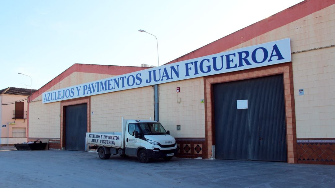 Edificio principal de &#039;Azulejos y pavimentos Juan Figueroa&#039;, en Lantejuela (Sevilla)