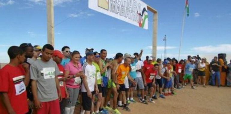 Salida de la 15 ª edición del Sahara Maratón