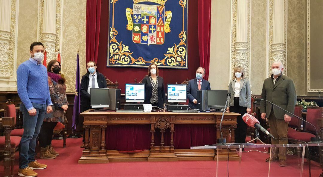 Entrega de ordenadores por parte de la Diputación de Palencia