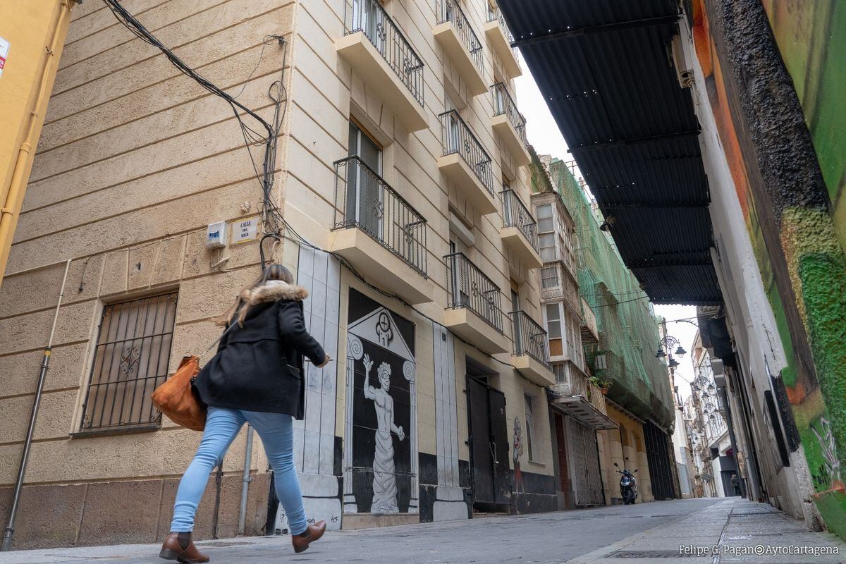 El edificio del antiguo hotel en la Calle Cuatro Santos