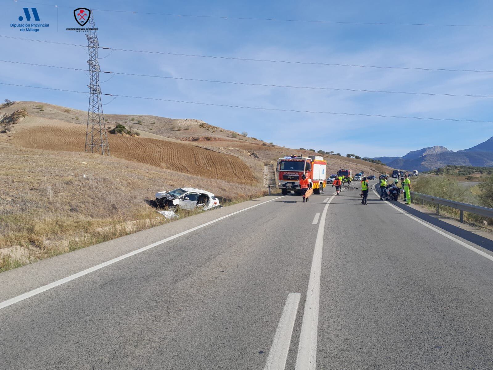 Momento posterior al accidente de tráfico en Ardales (Málaga)