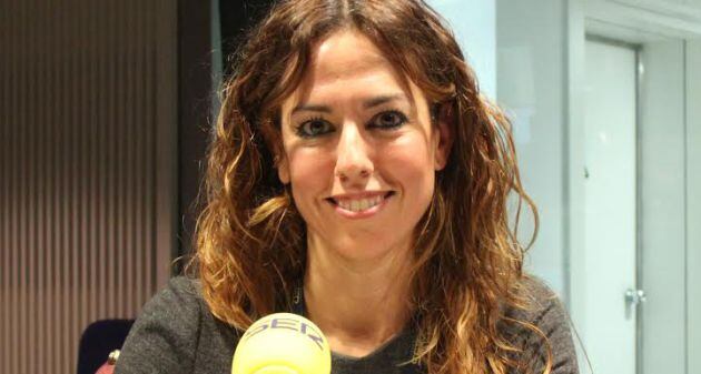 Montserrat Roldán, en los estudios de la Cadena SER, en la Gran Vía madrileña.