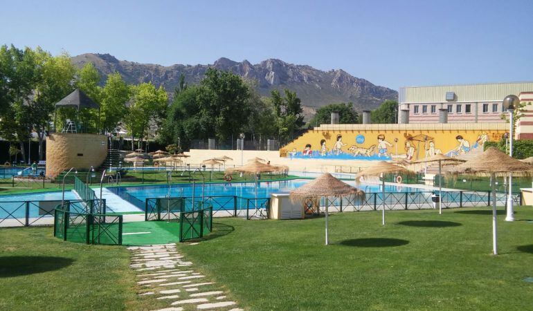 Piscinas del complejo &#039;Palomares&#039; de Jódar