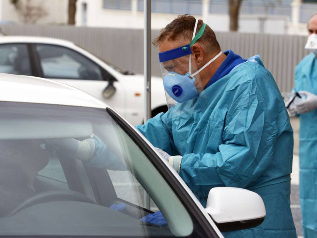 Más de 300 contagiados entre el personal sanitario de Málaga