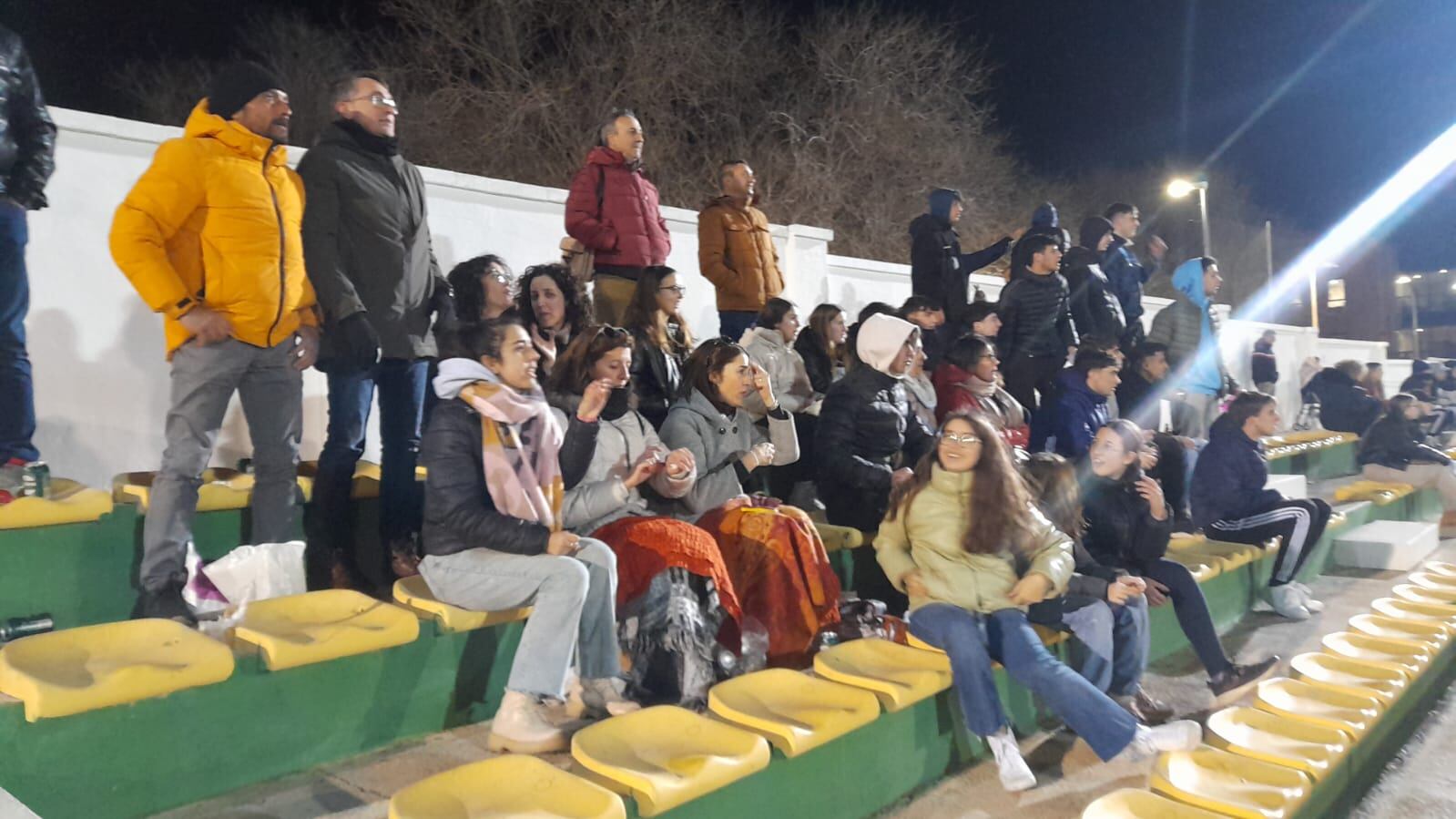 Los aficionados, apoyando al equipo