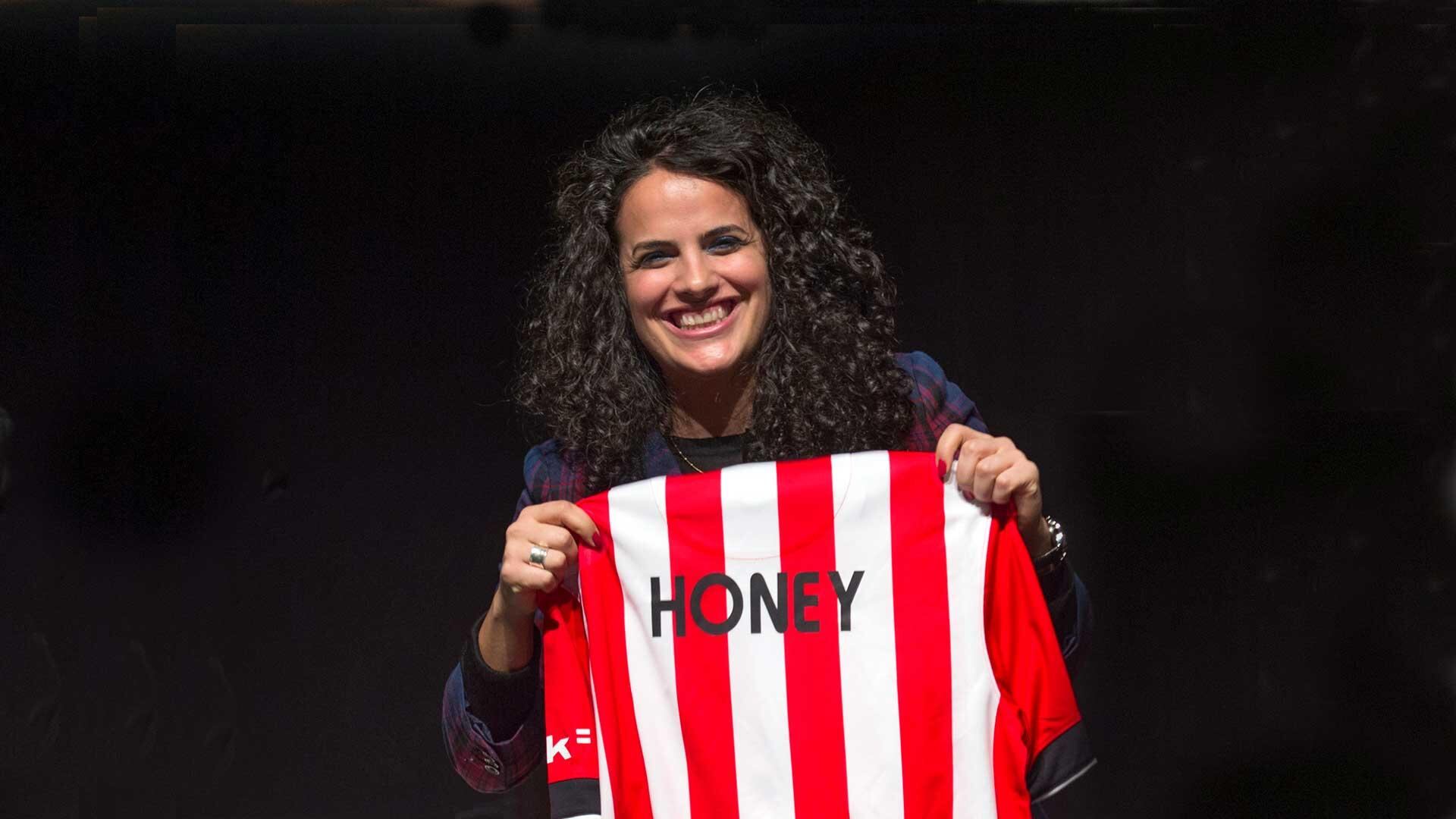 Honey Tahljieh, excapitana de la selección Palestina de fútbol y embajadora del Athletic en el mes de marzo