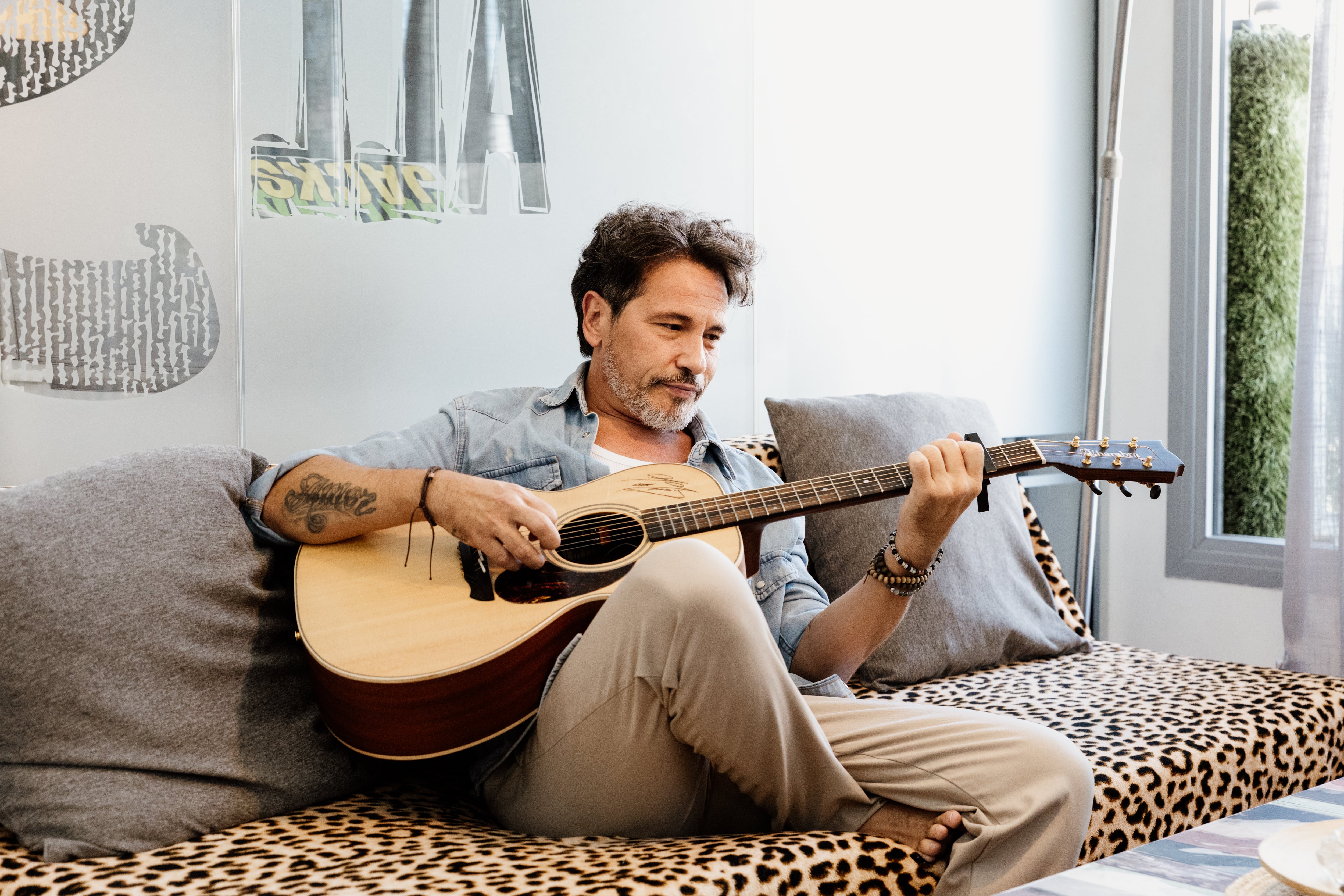 Foto promocional de David DeMaría 2025