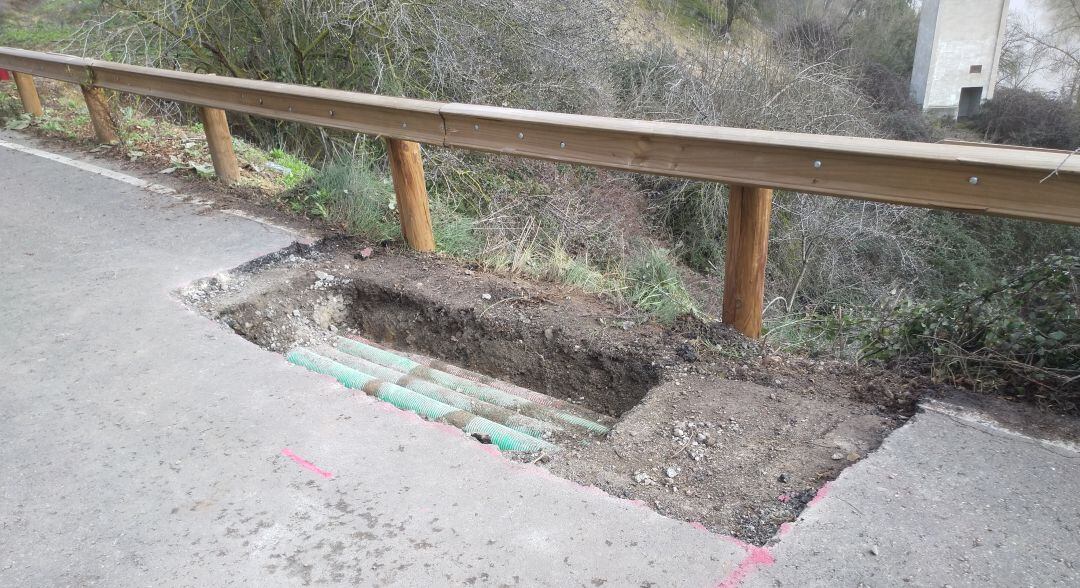 Obras en el acceso al barrio de La Overuela