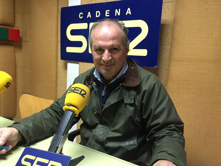 El actual líder de Alianza Por Ronda (APR), Antonio María Marín Lara, en los estudios de Radio Coca-SER Ronda