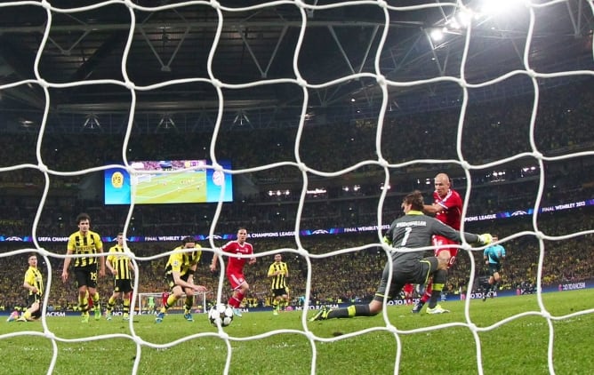 El holandés, tras fallar algunas ocasiones clamorosas, hace el gol de la final