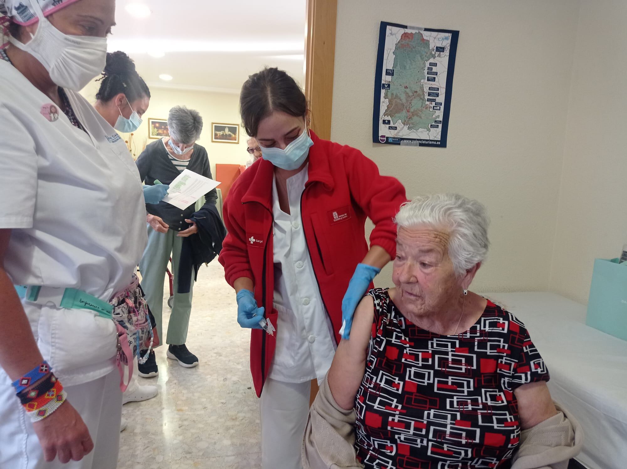 La administración de la cuarta dosis de la vacuna frente al Covid comenzó en Palencia en la residencia San José