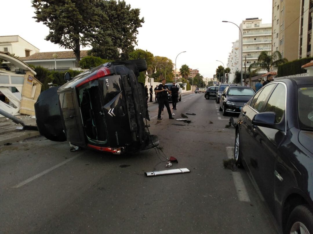 Accidente de coche en la playa de Gandia. 