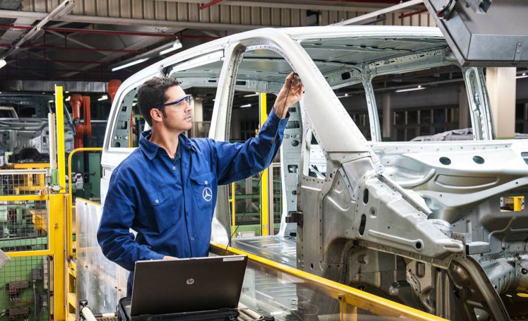 La fábrica de Mercedes en Vitoria incorpora un tercer turno este lunes