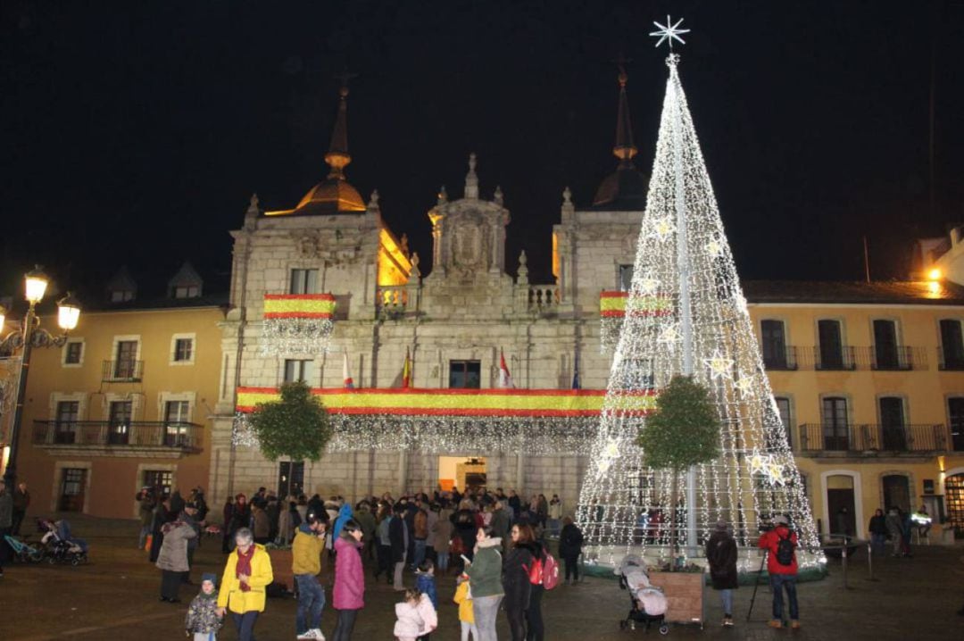 Iluminación navideña en la plaza del Ayuntamiento