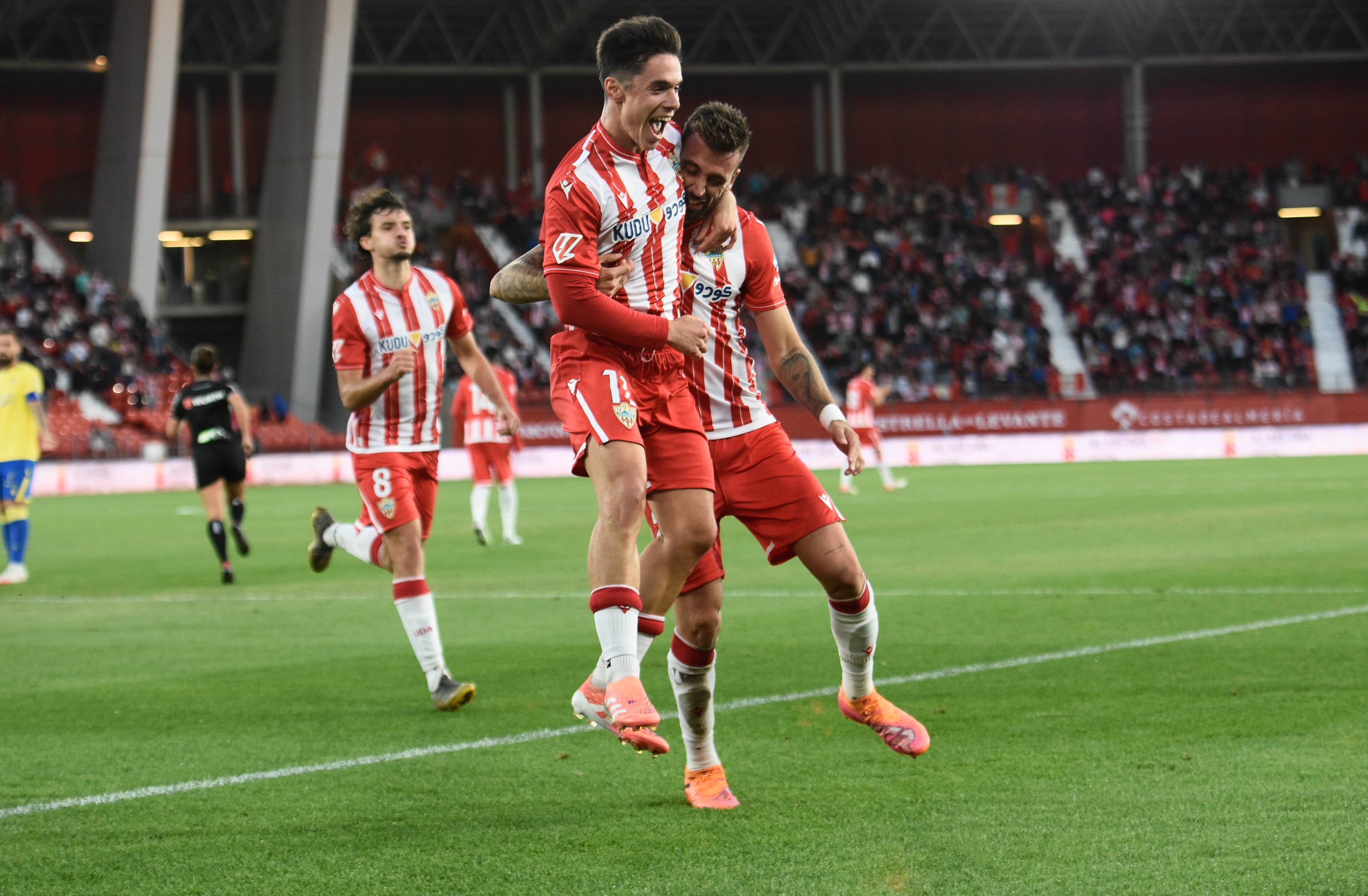 El valor de mercado de Sergio Arribas se ha disparado subiendo cinco millones de euros, por lo que ha escalado a los 15 millones de euros.