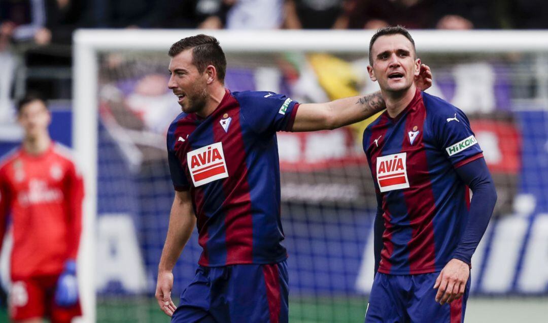 Kike García, a la derecha, es la mejor baza goleadora del Eibar esta temporada