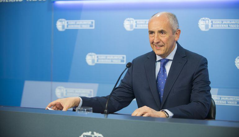 El portavoz del Gobierno Vasco, Josu Erkoreka, durante la comparecencia tras el consejo de gobierno