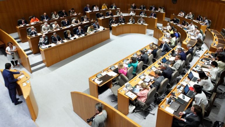 Imagen de archivo de un pleno de las Cortes de Aragón