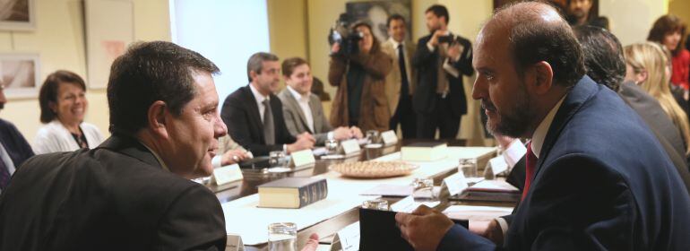 García Page y Martínez Guijarro durante el consejo de gobierno itinerante celebrado este martes en Torrijos