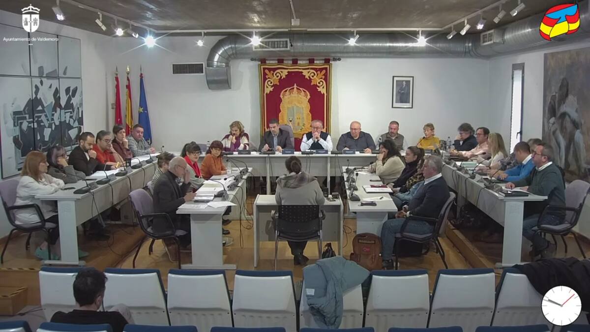 El portavoz del PSOE de Valdemoro, Vicente López- Peláez, y el alcalde David Conde debaten sobre el Plan Vive