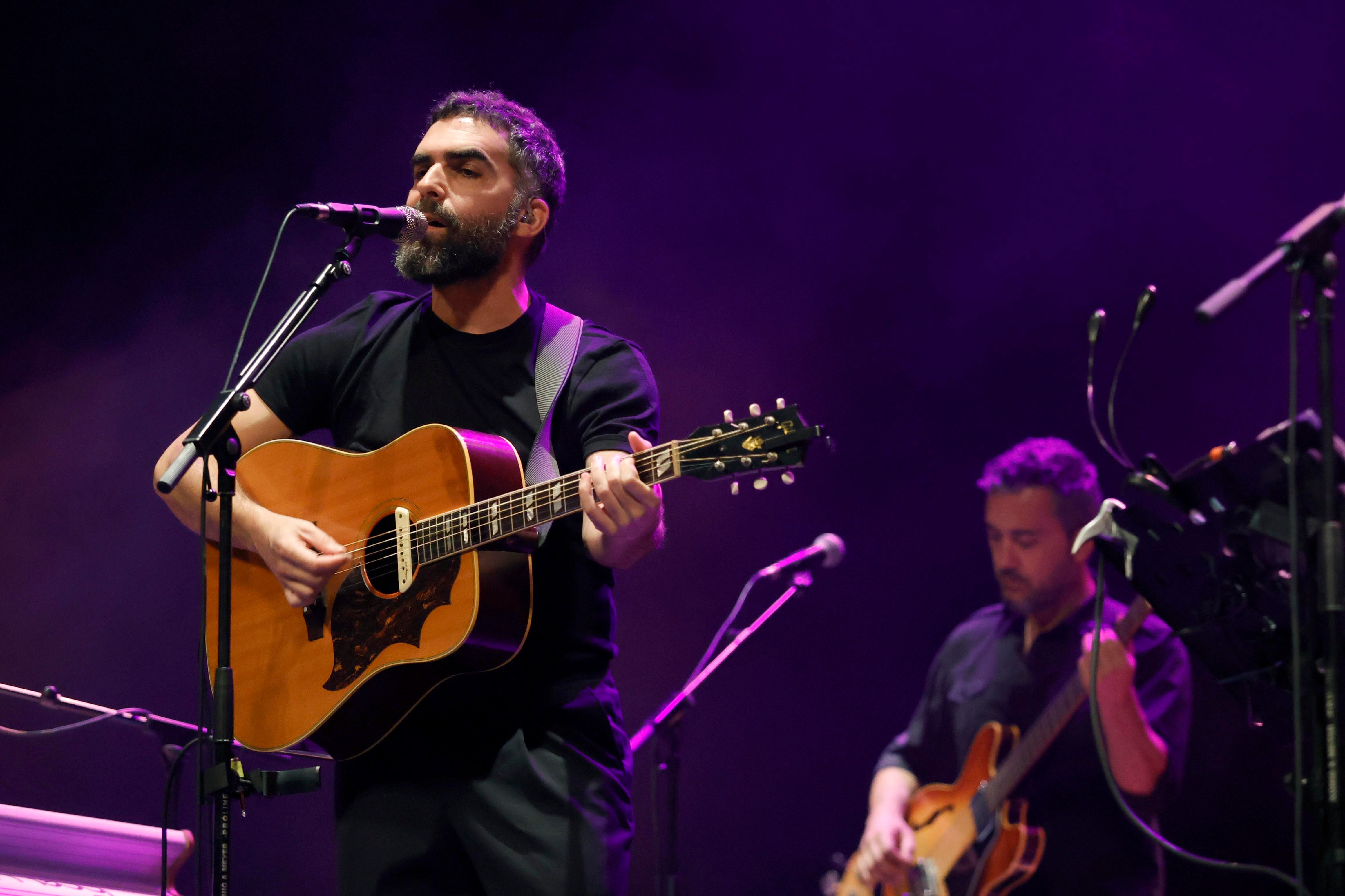 FERROL, 16/06/2023.- El músico Jero Romero regresa a los escenarios casi siete años después con un nuevo trabajo, &quot;Miracoloso&quot;, que presenta en una pequeña gira que recala en el teatro Jofre de Ferrol.-EFE/ Kiko Delgado