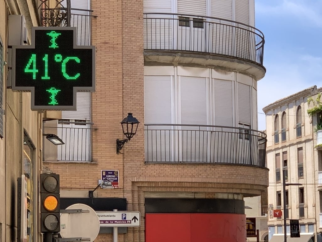 Termómetro en la ciudad de Linares marca 41º