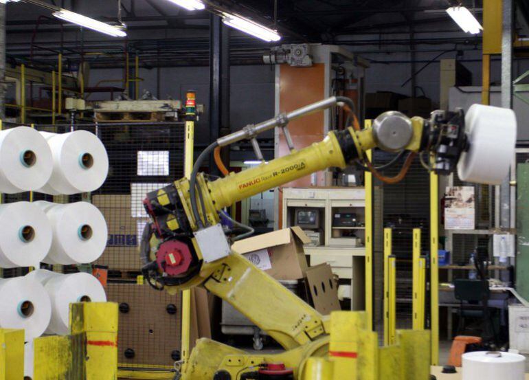 Repunta la contractació a la indústria.