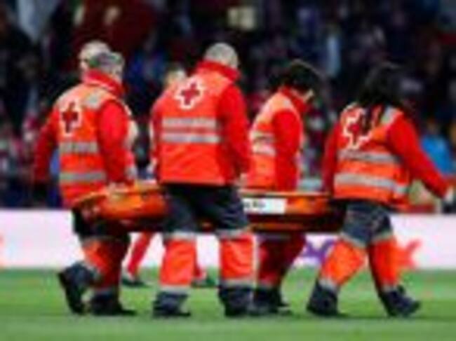 Koscielny es retirado del partido.