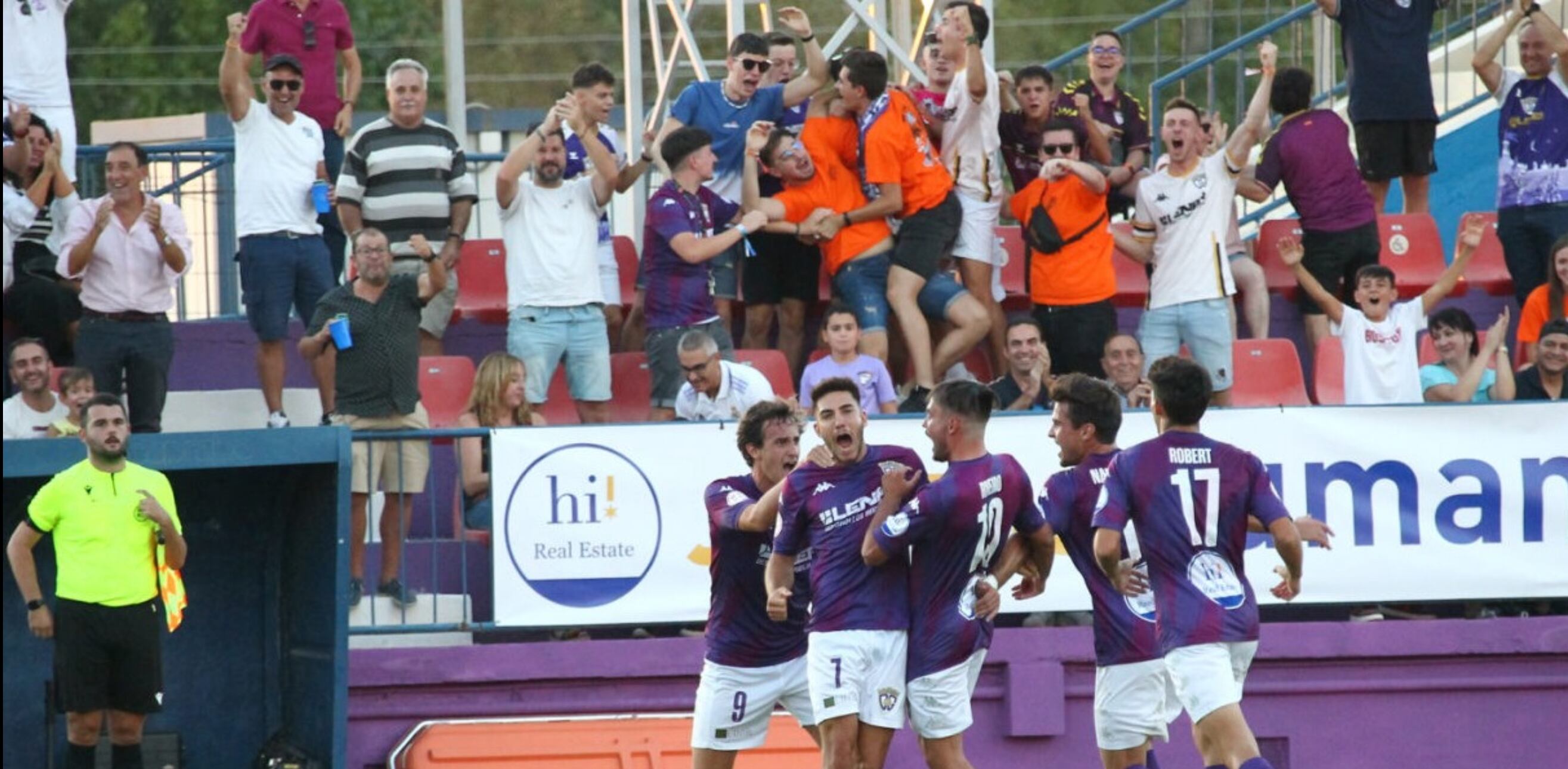 Imagen de la celebración de uno de los goles del partido de la temporada pasada Guadalajara 3 Montijo 1