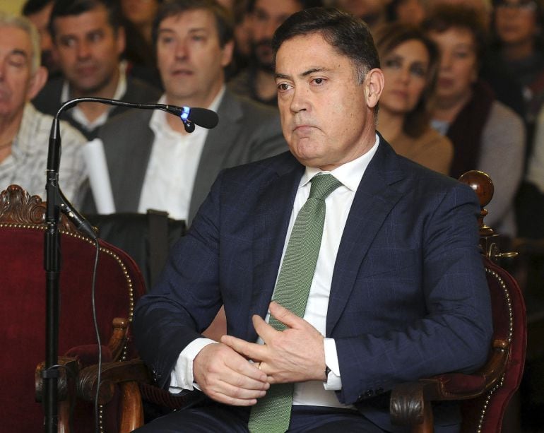 El expresidente de la Diputación de León, Marcos Martínez, durante su declaración hoy en la Audiencia Provincial leonesa, en la nueva jornada del juicio por el crimen de la presidenta de la Diputación de León, Isabel Carrasco