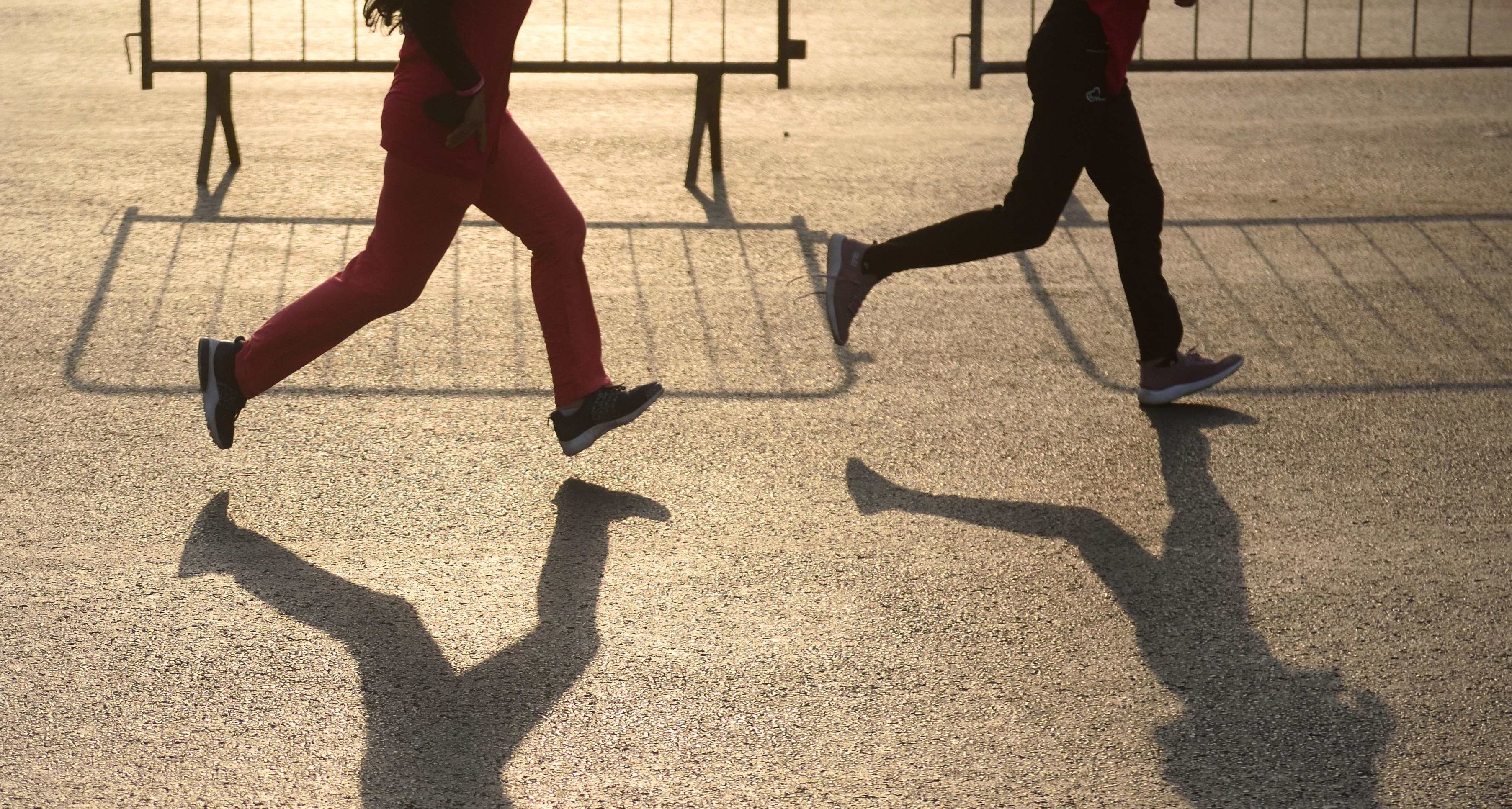 Niños corriendo