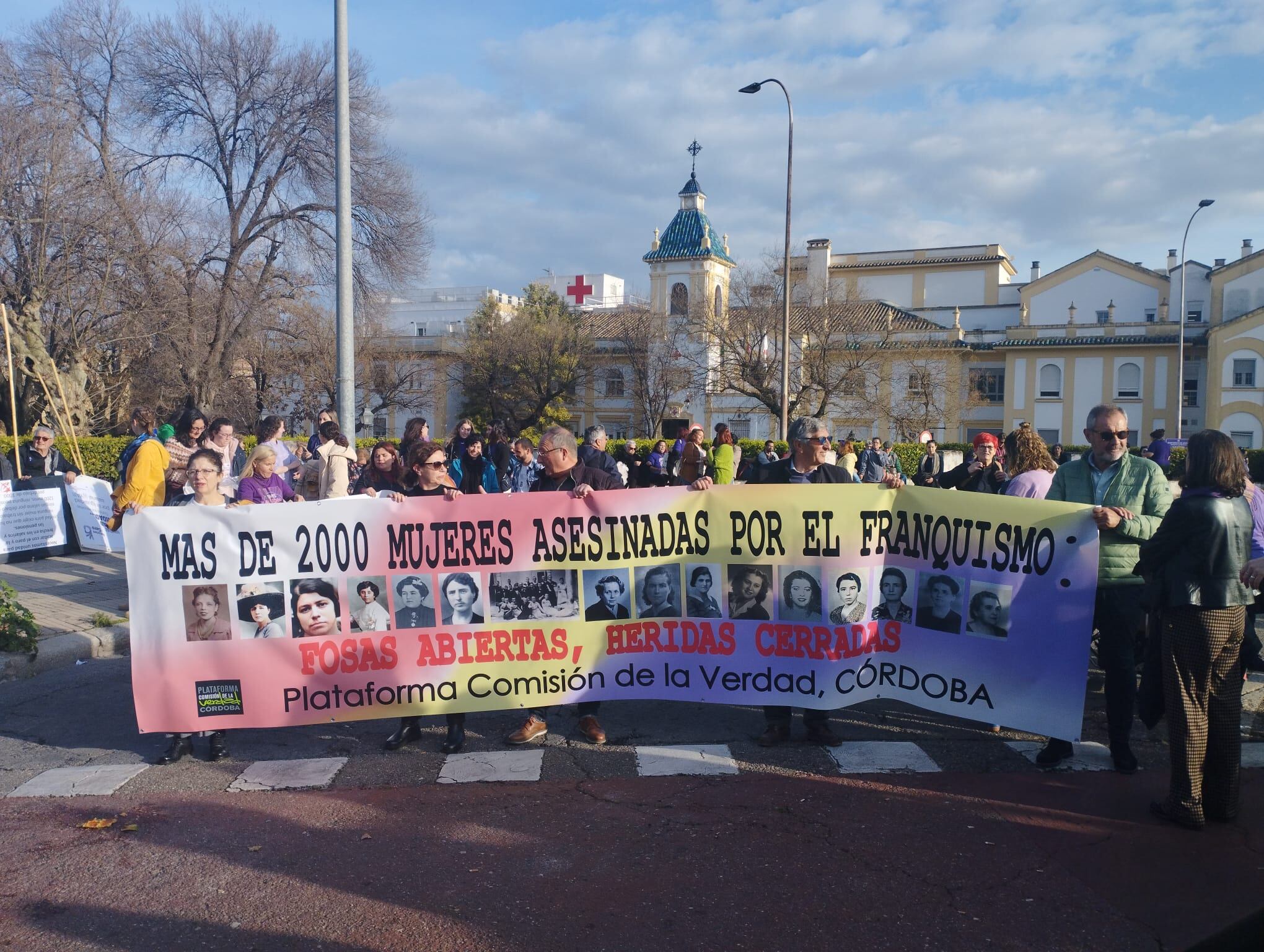Pancarta de la plataforma Comisión de la Verdad.