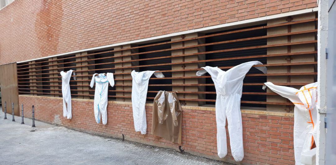 EPIs lavados por el personal sanitario para su reutilización.