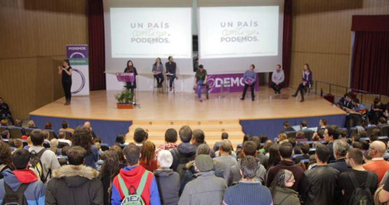 Acto preelectoral de Podemos en la Facultad de Ciencias de Granada con la participación de Íñigo Errejón