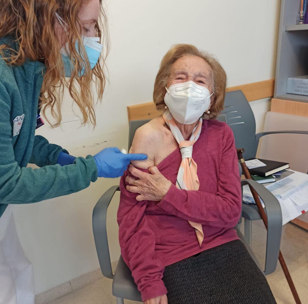 Vacunada a los 97 años en Gandia 