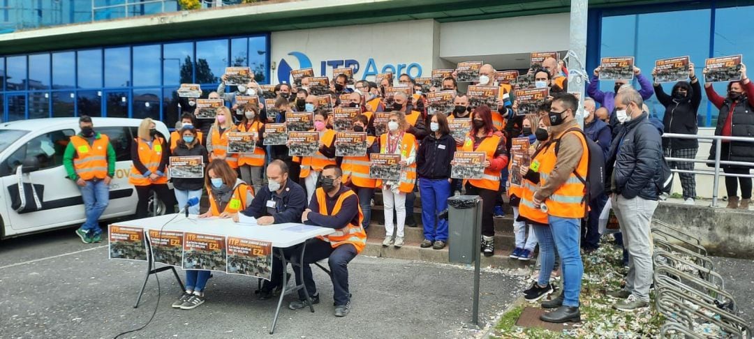 Rueda de prensa del comité de empresa de ITP Aereo en las instalaciones de la empresa en Barakaldo (Bizkaia).