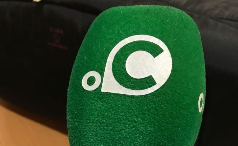 Micrófono con la nueva imagen corporativa de Onda Cádiz