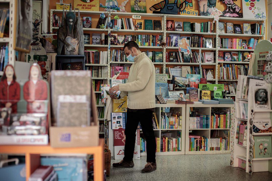 Los propietarios han sido los únicos presentes en las librerías este 23 de abril pero esperan pronto el permiso para la reapertura.