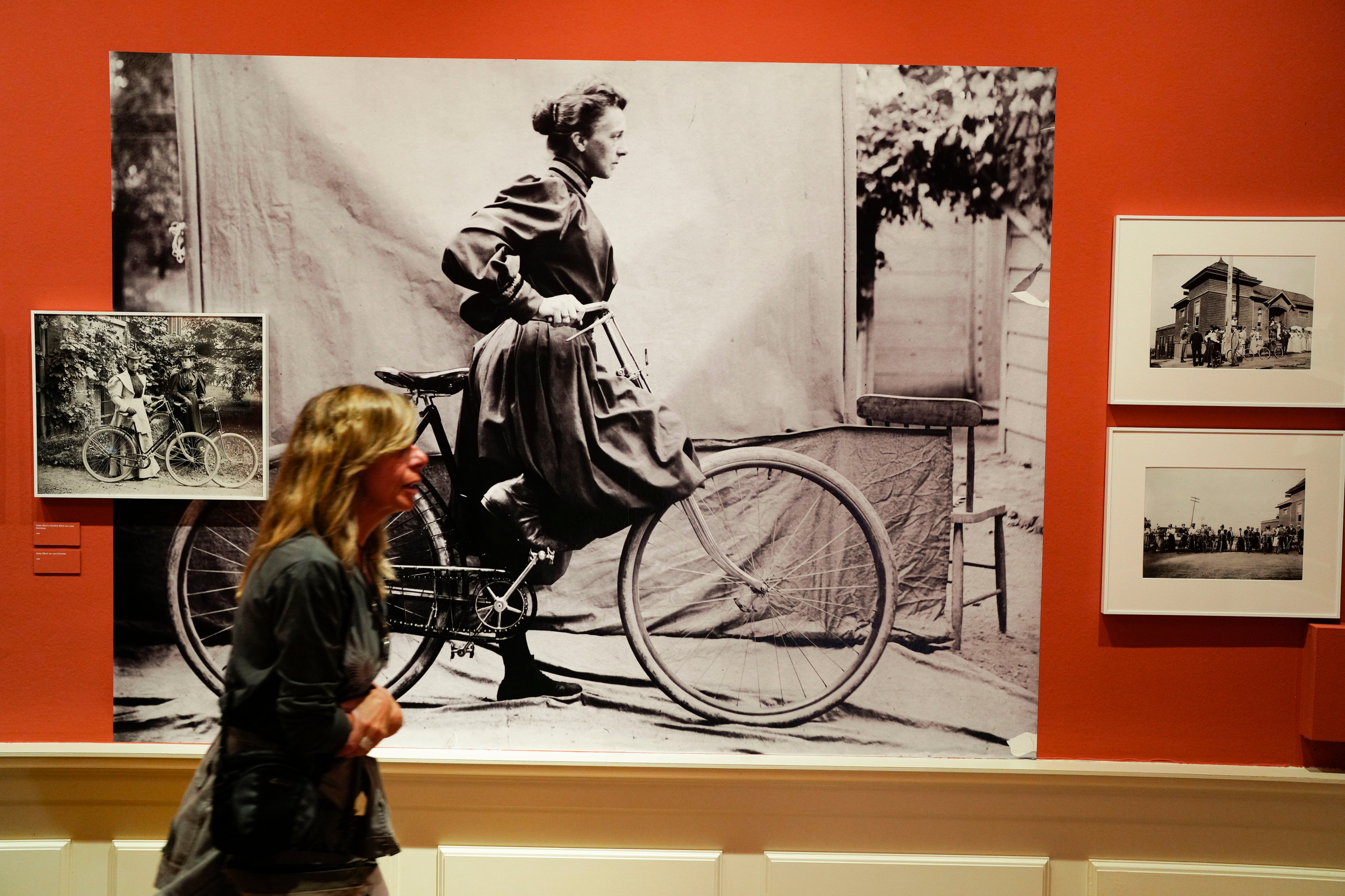 -FOTODELDÍA- MADRID, 02/06/2023.- PhotoEspaña presenta la exposición &quot;Alice Austen&quot; en el Museo del Romanticismo dedicada a una de las primeras fotógrafas de Estados Unidos, con un trabajo que rompió las limitaciones de la sociedad victoriana. EFE/ Borja Sánchez-trillo
