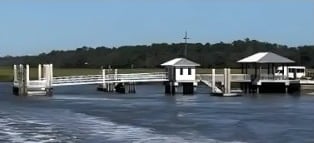 Muelle del ferry en Isla Sapelo