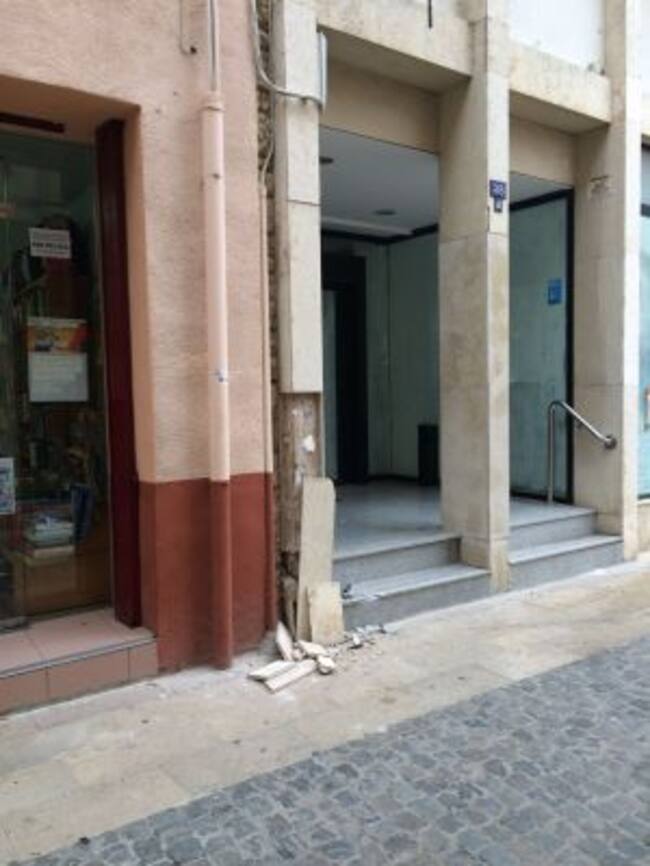 Edifici encastat a Montblanc