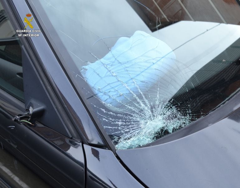 Imagen de cómo quedó el coche tras el atropello