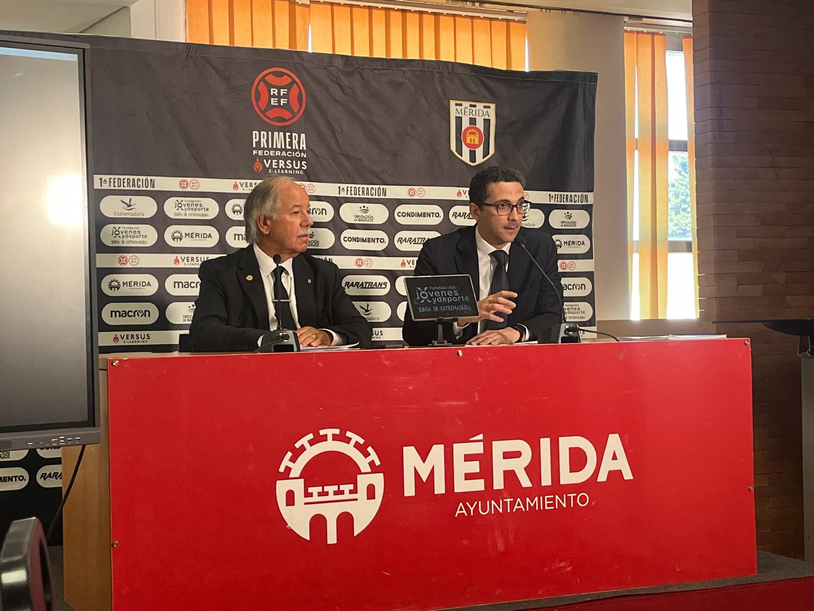 Presentación de la nueva presidencia del AD Mérida