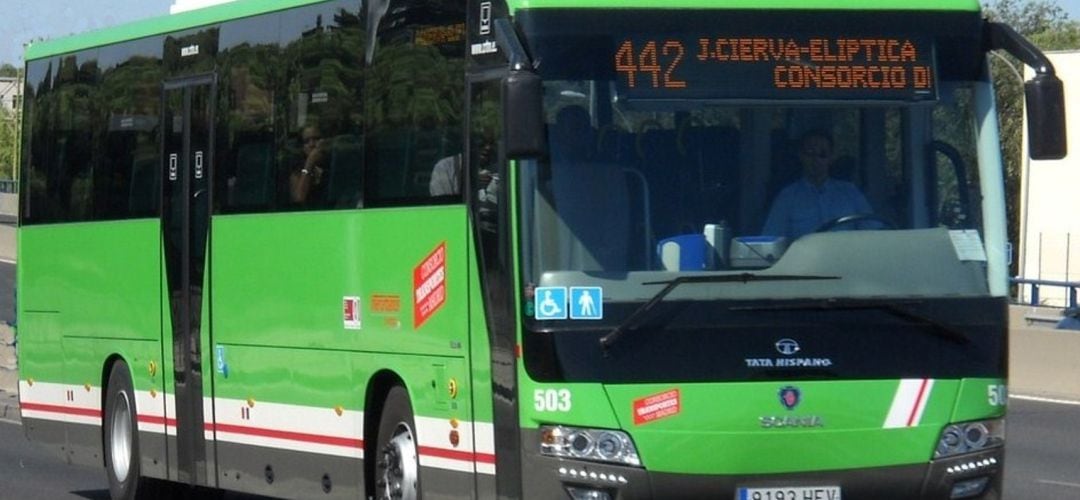 Uno de los autobuses de Avanza Interurbanos