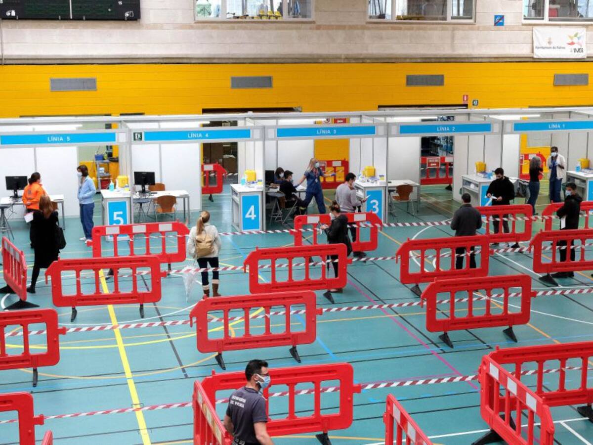 Varias comunidades abren la vacunación sin cita para 'repescar' a no inmunizados