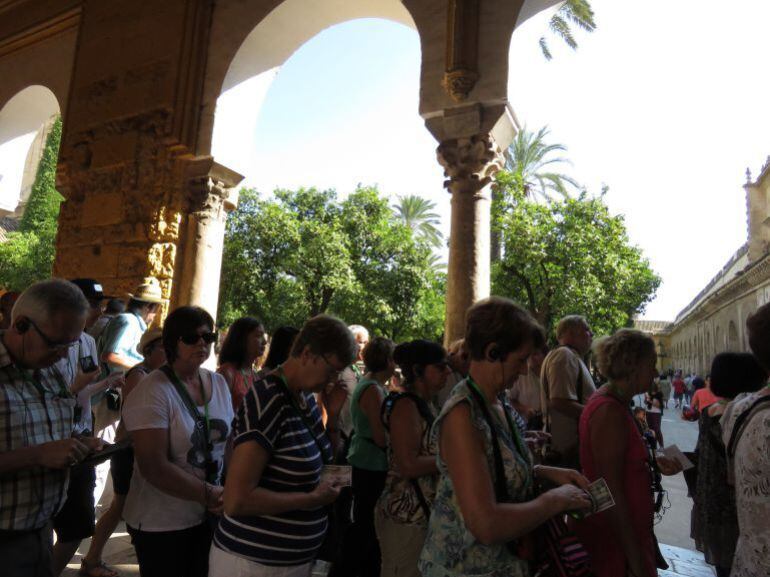 Turistas en la Mezquita Catedral